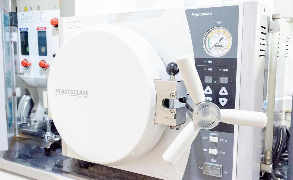 高圧蒸気滅菌機写真